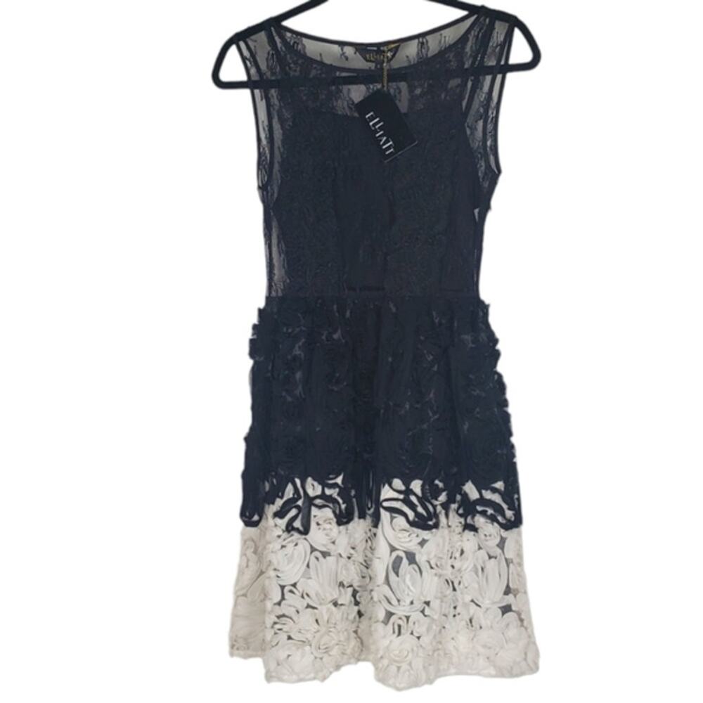 NWT Elliatt black/white lace/sheer rose/floral twisted rose dress Sz S